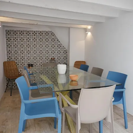 Number 11 בית נופש פוינסה