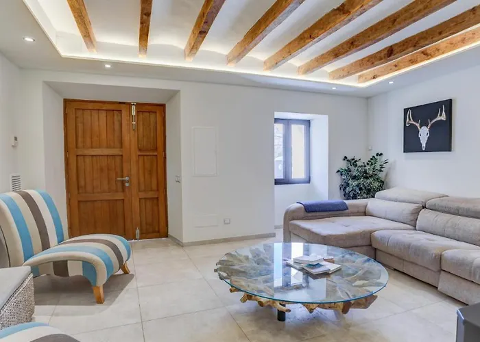 Number 11 בית נופש *